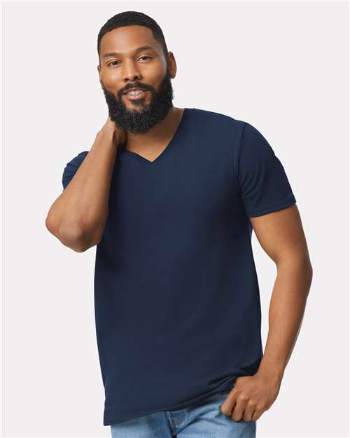Gildan - Men's Softstyle® V-Neck T-Shirt - 64V00