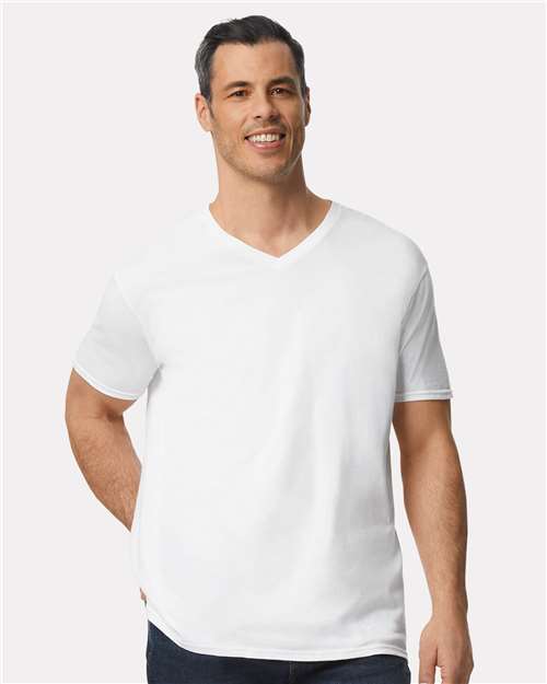Gildan - Men's Softstyle® V-Neck T-Shirt - 64V00